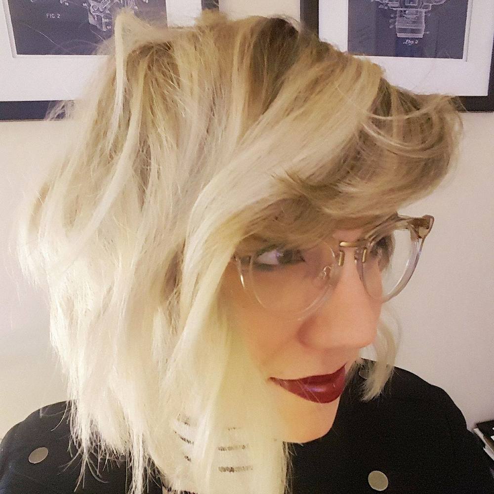 Meet your Posher, Danielle